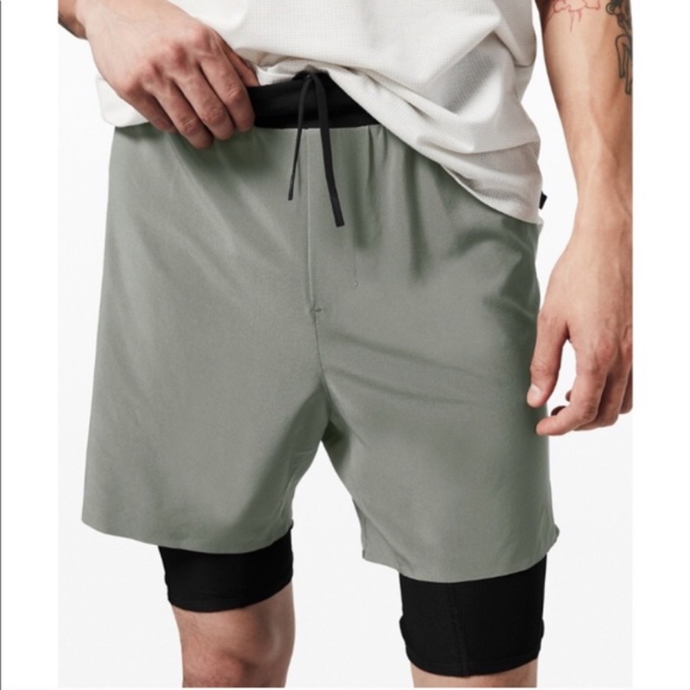 Lululemon Diffract Run Short Lined - Small